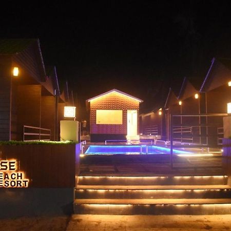 Woodhouse Beach Resort บากา ภายนอก รูปภาพ