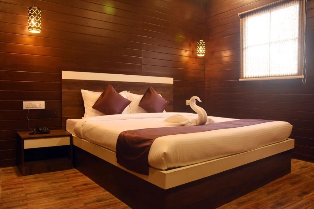 Woodhouse Beach Resort บากา ภายนอก รูปภาพ