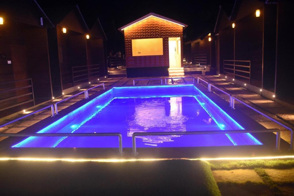 Woodhouse Beach Resort บากา ภายนอก รูปภาพ